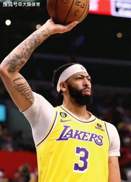 九游体育-包含浓眉哥连续十场比赛得分超过领先优势明显,篮网不断突破!全场沸腾不已的词条