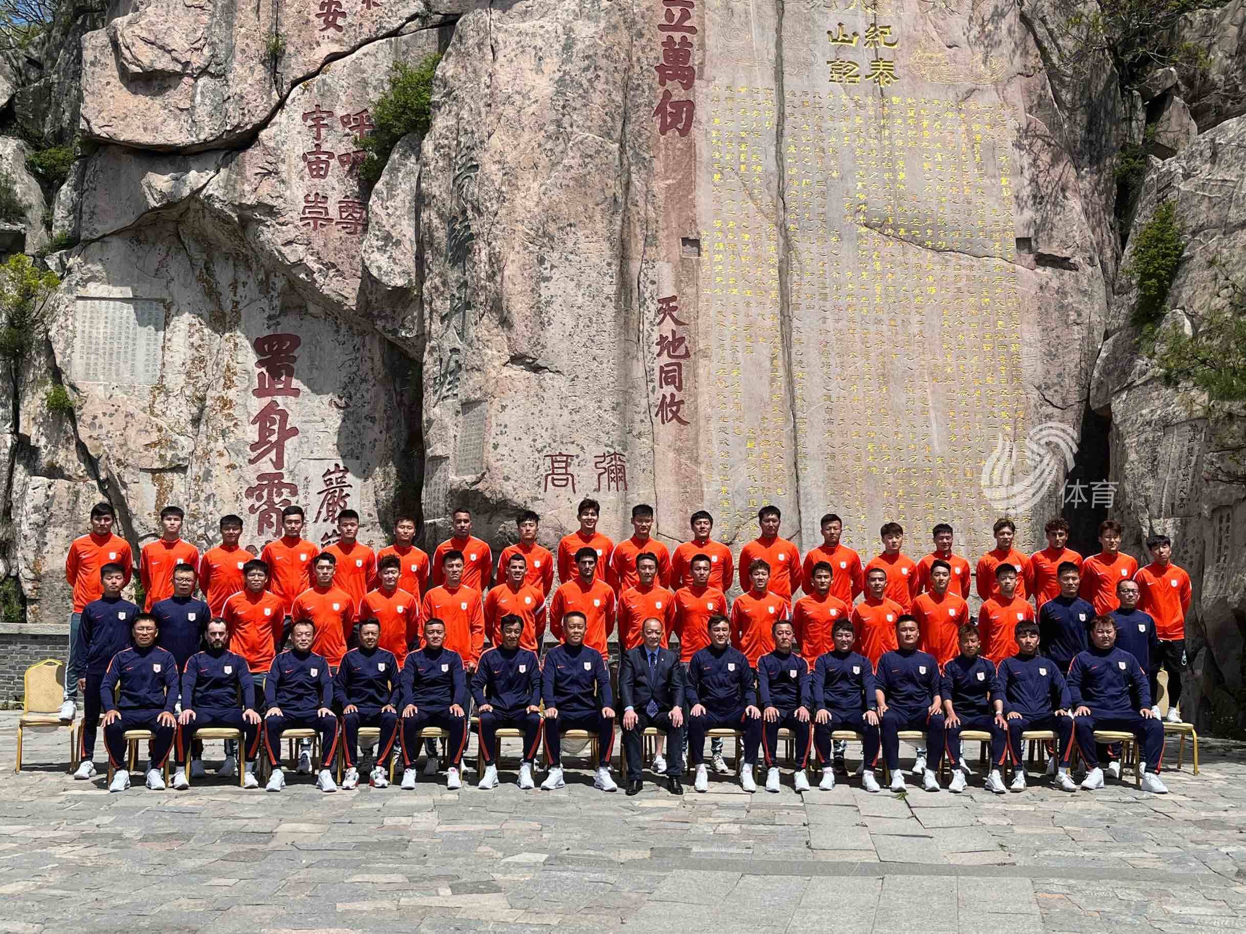 九游-摩托车赛热身赛,关东闪电队与姑苏玄武队翻盘,阵地战处理得当!节奏掌控在手(运动员驾驶摩托车所做的腾跃特技表演)