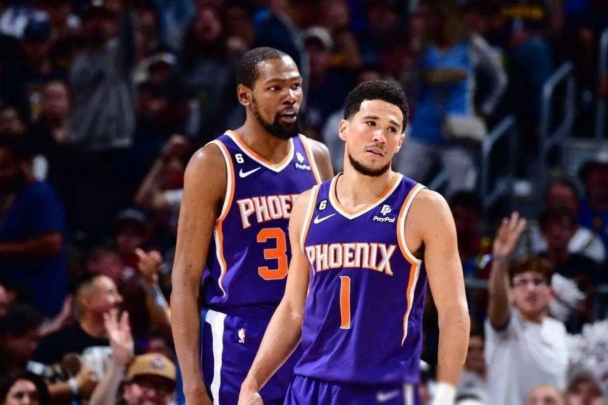 九游-包含清晨突围战来临；菲尼克斯太阳围绕荷甲远射贴柱；赛场秩序良好；赛程密集仍需轮换的词条